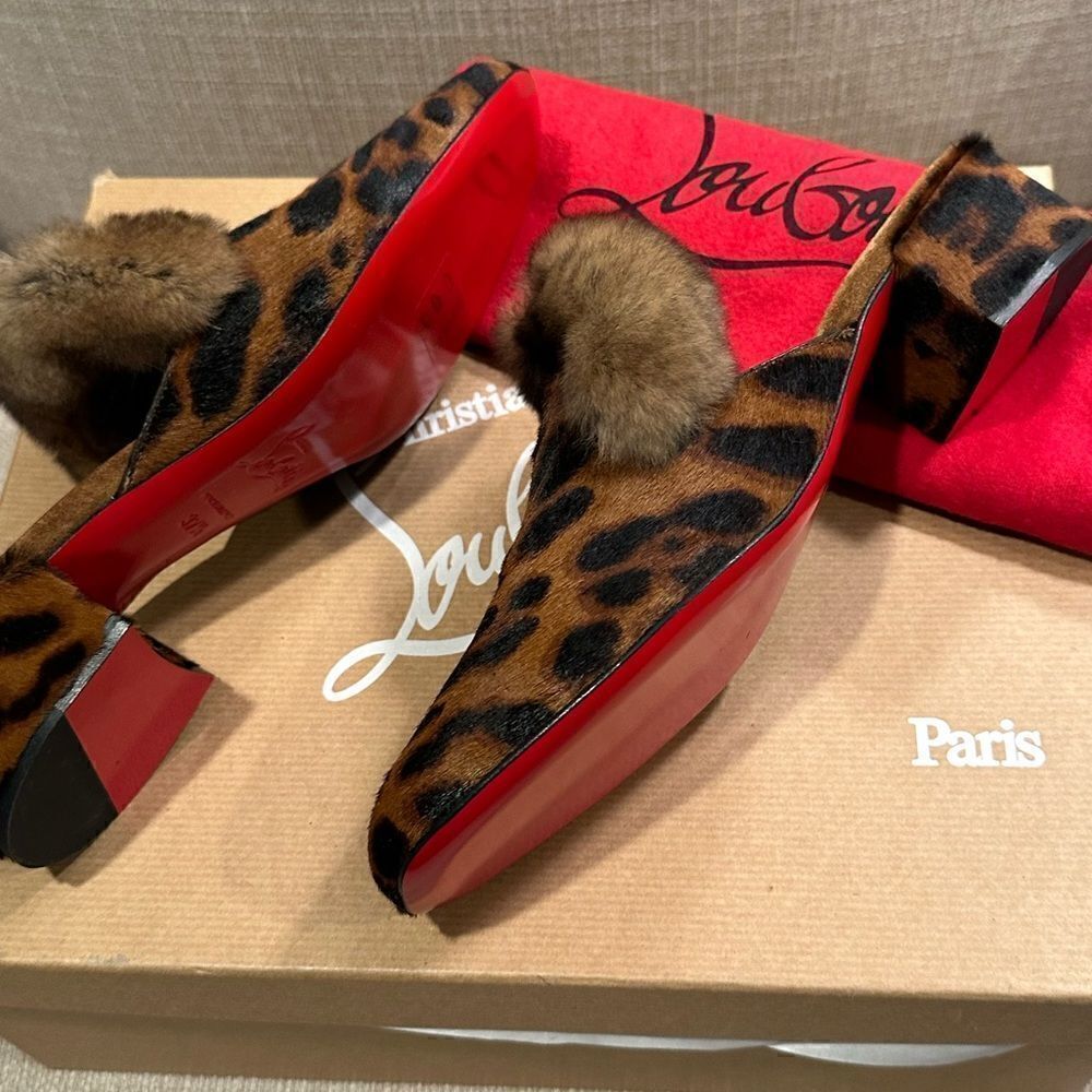 Cristian Louboutin Women’s Boudiva calf-hair Rabbit trim  mule brown 37,5 NIB